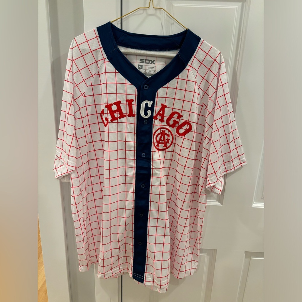 Vintage White  Sox jersey